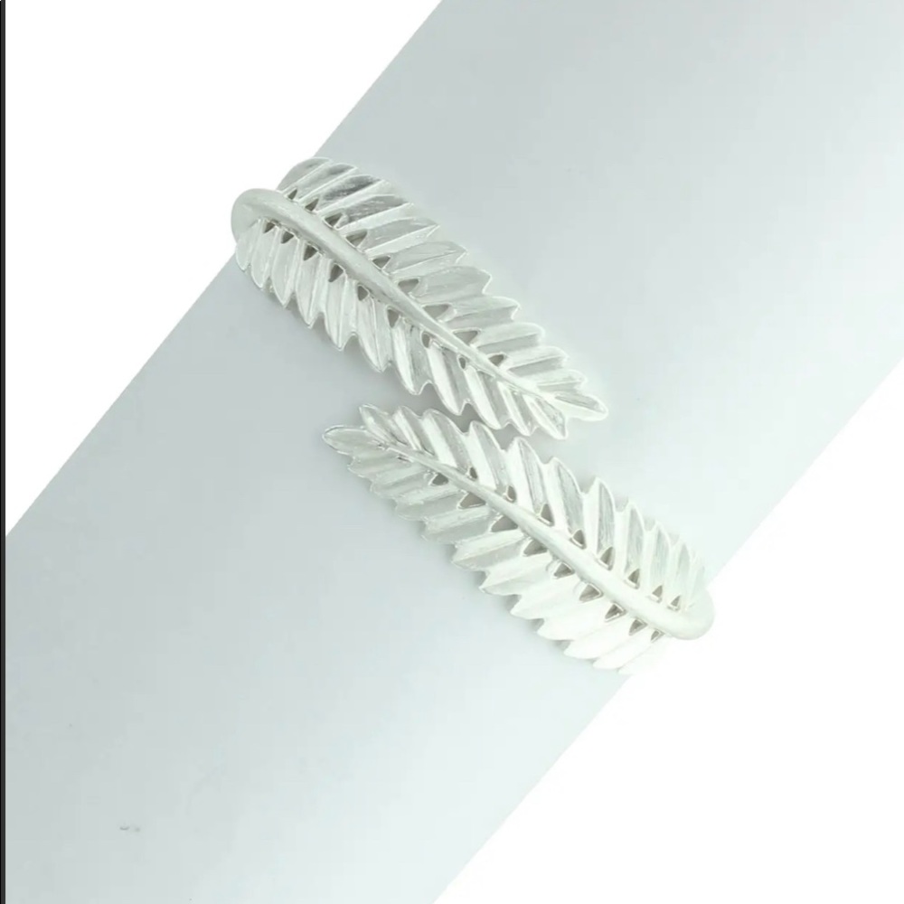 Takobia Silver Leaf Hinged Bangle Bracelet NEW